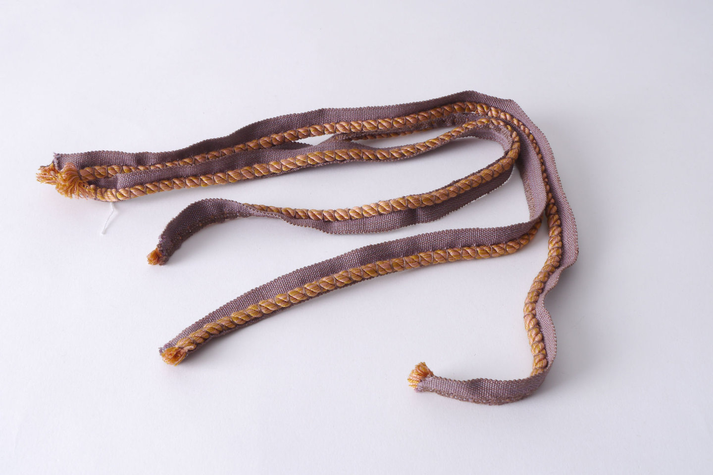 Galon of boord als onderdeel voor het vervaardigen van passement