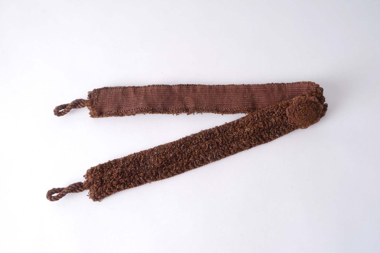 Vlakke embrasse om gordijn open te houden