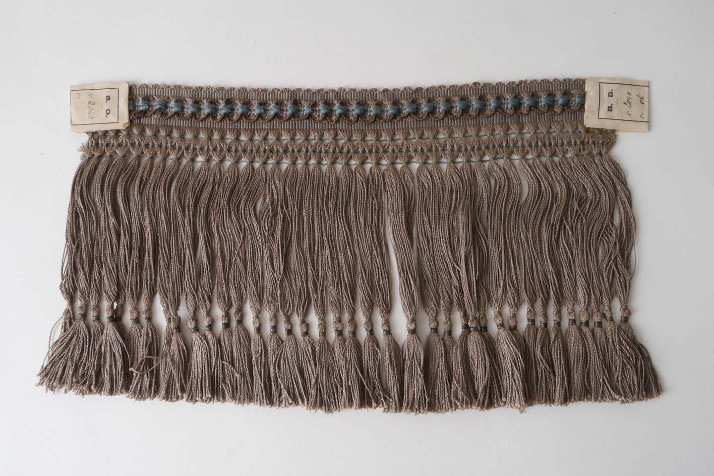 Frange als onderdeel voor het vervaardigen van passement