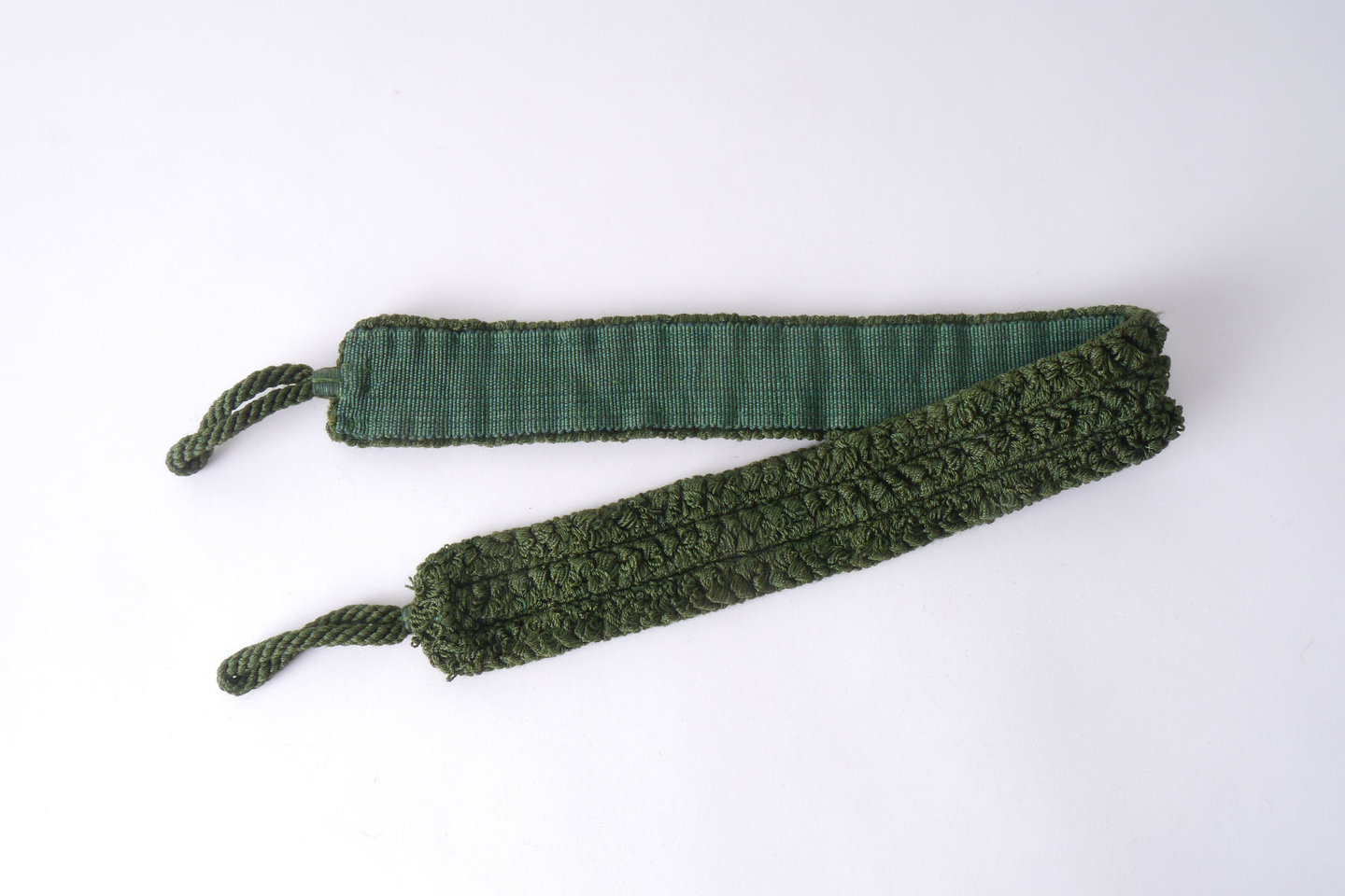 Vlakke embrasse om gordijn open te houden