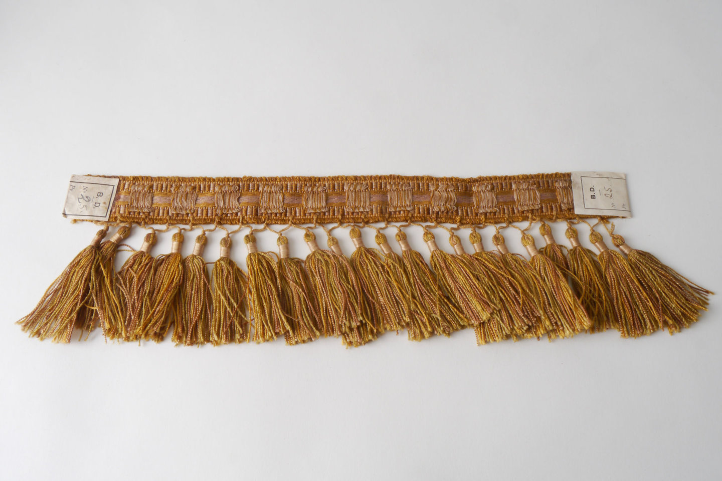 Frange als onderdeel voor het vervaardigen van passement