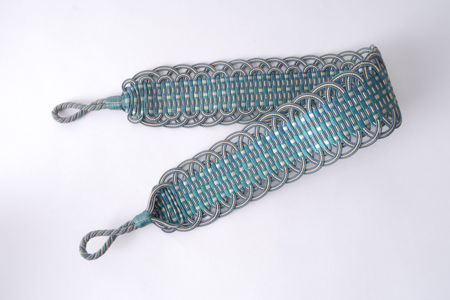 Vlakke embrasse om gordijn open te houden