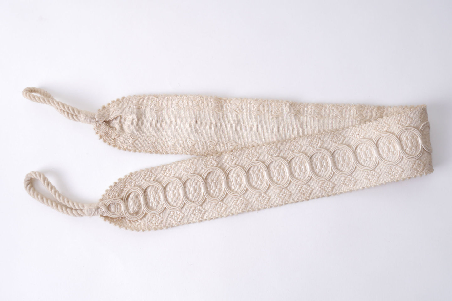 Vlakke embrasse om gordijn open te houden