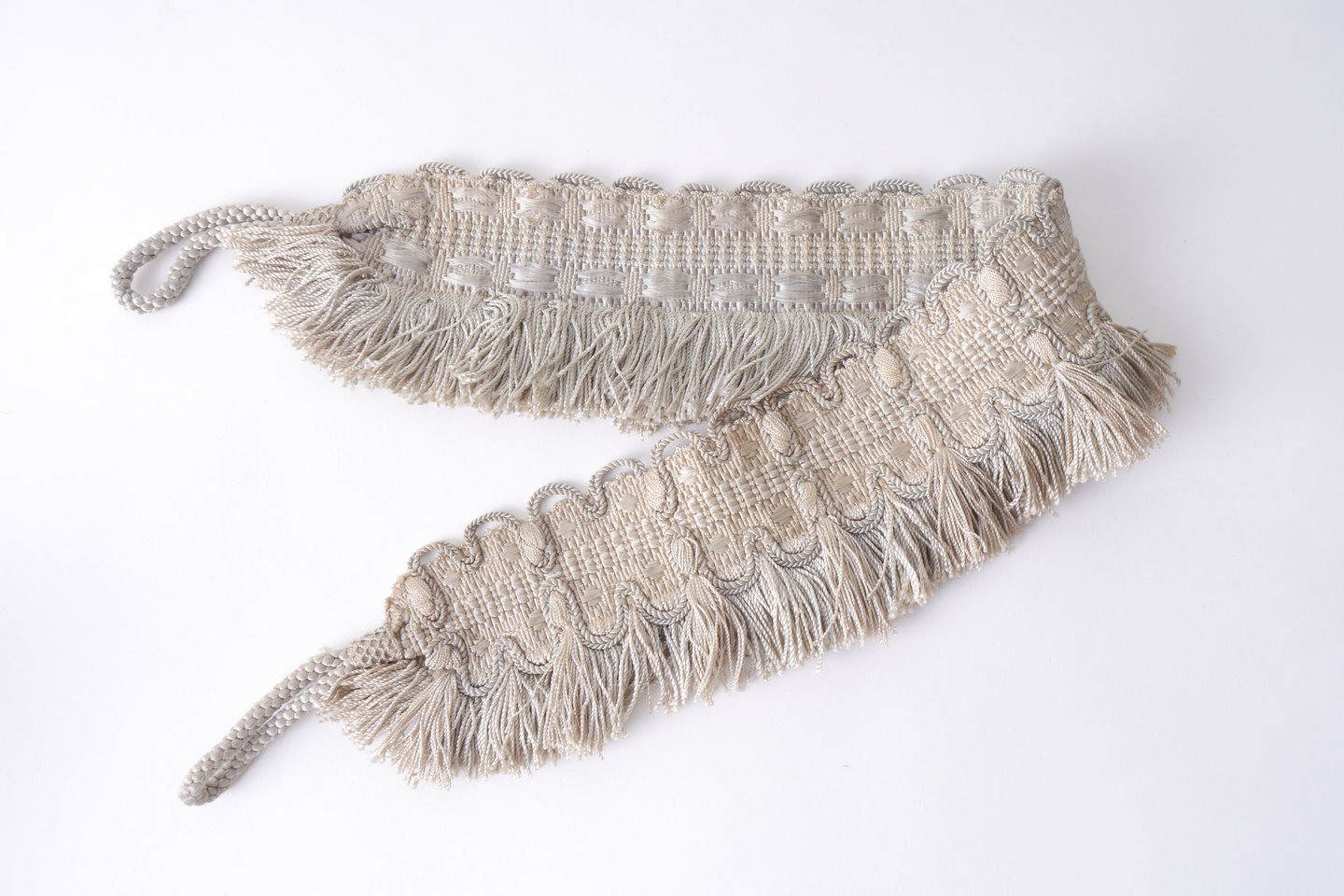 Vlakke embrasse om gordijn open te houden