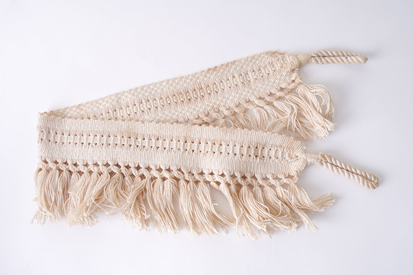 Vlakke embrasse om gordijn open te houden