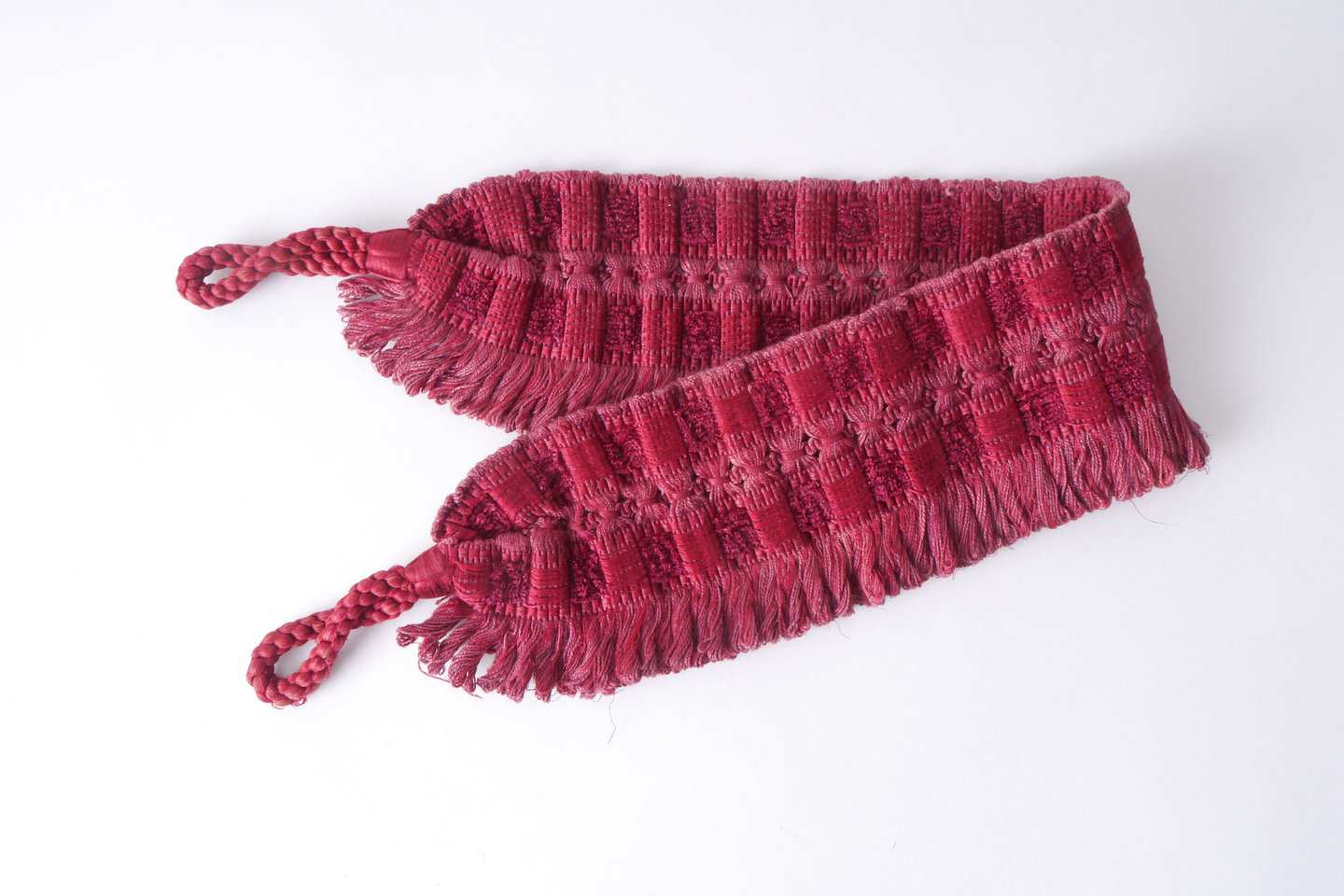 Vlakke embrasse om gordijn open te houden