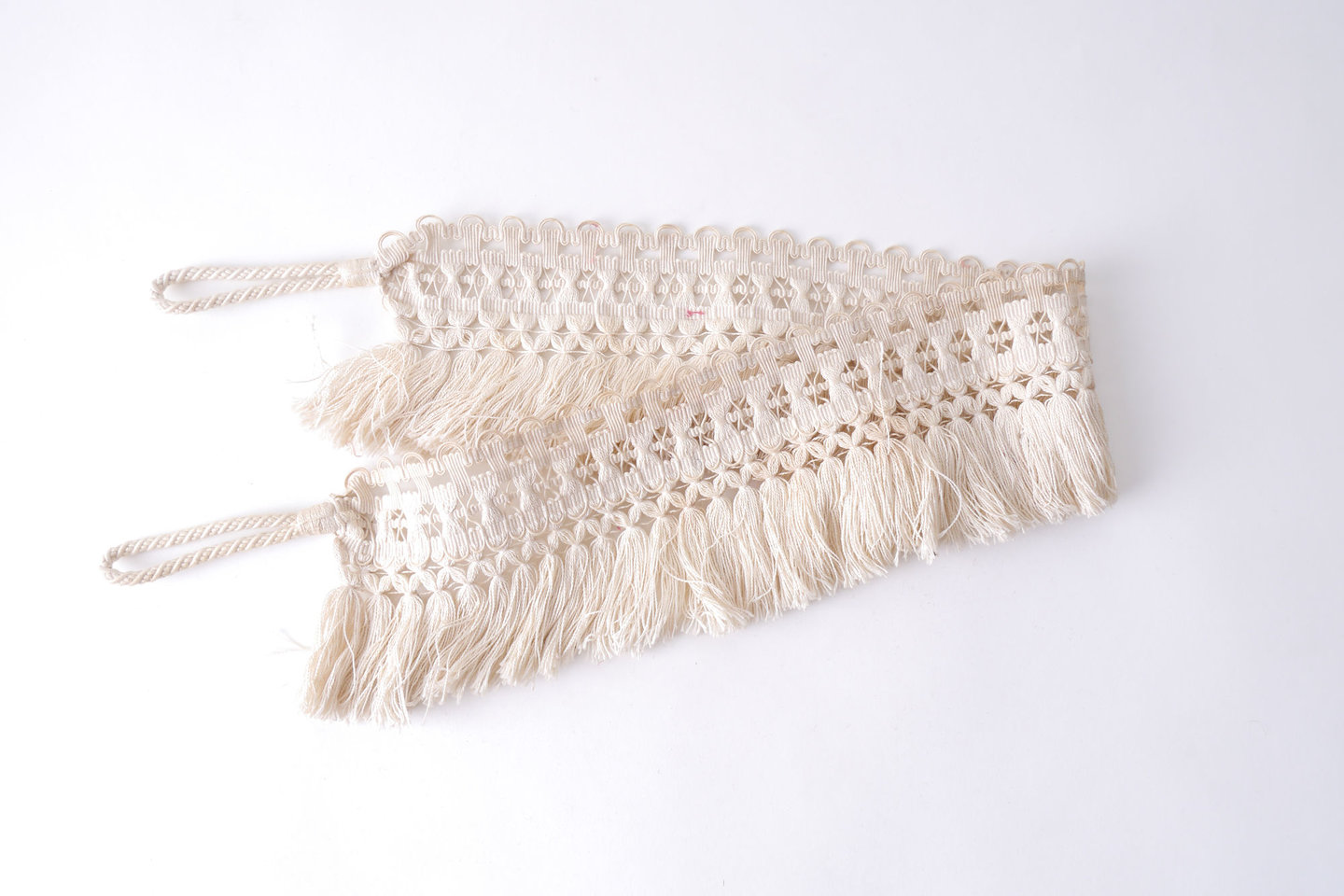 Vlakke embrasse om gordijn open te houden