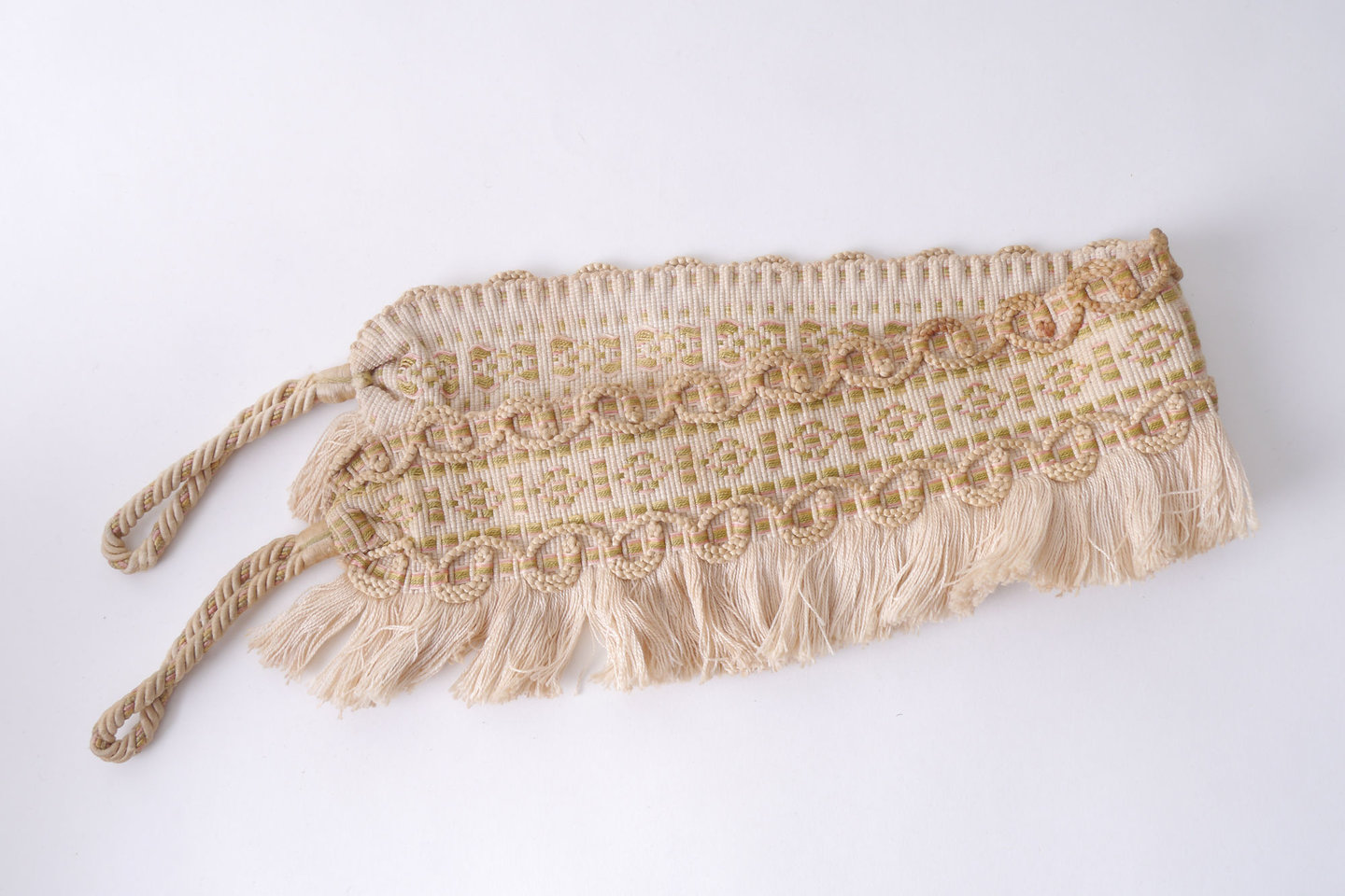 Vlakke embrasse om gordijn open te houden