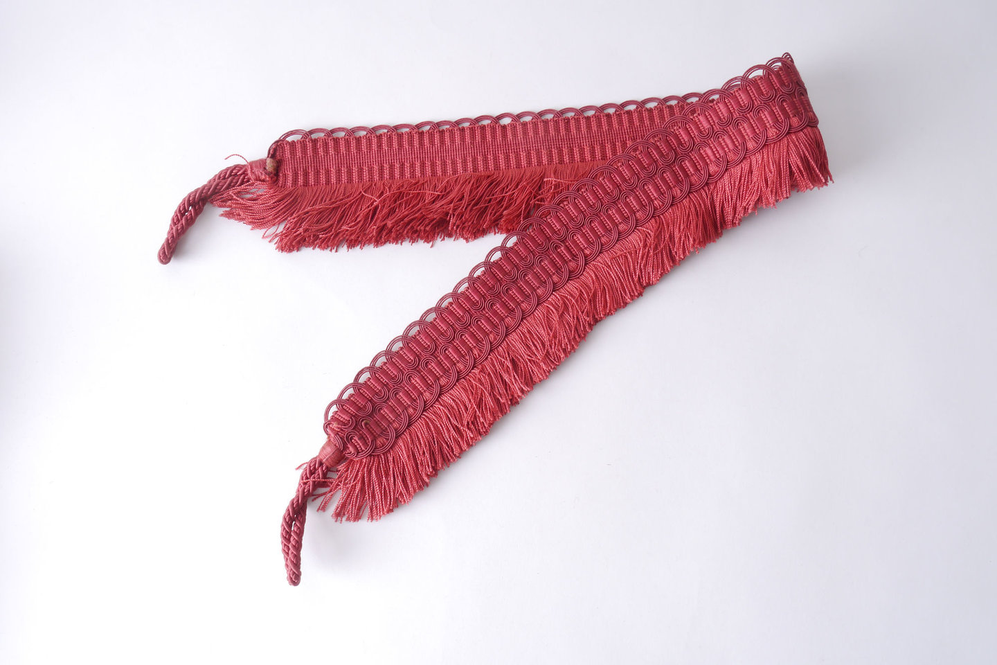 Vlakke embrasse om gordijn open te houden