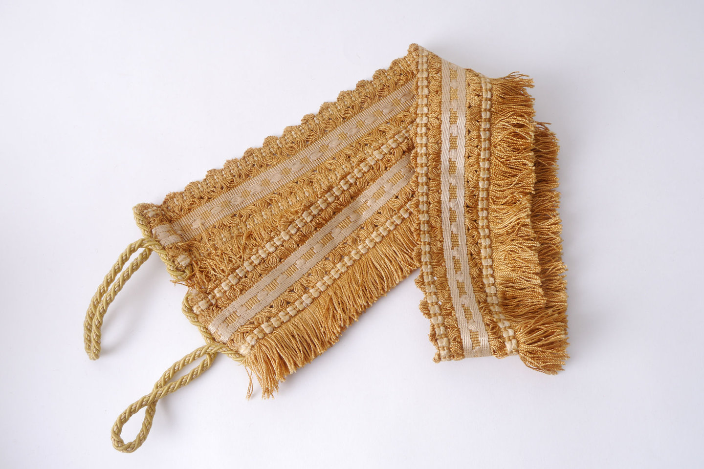 Vlakke embrasse om gordijn open te houden