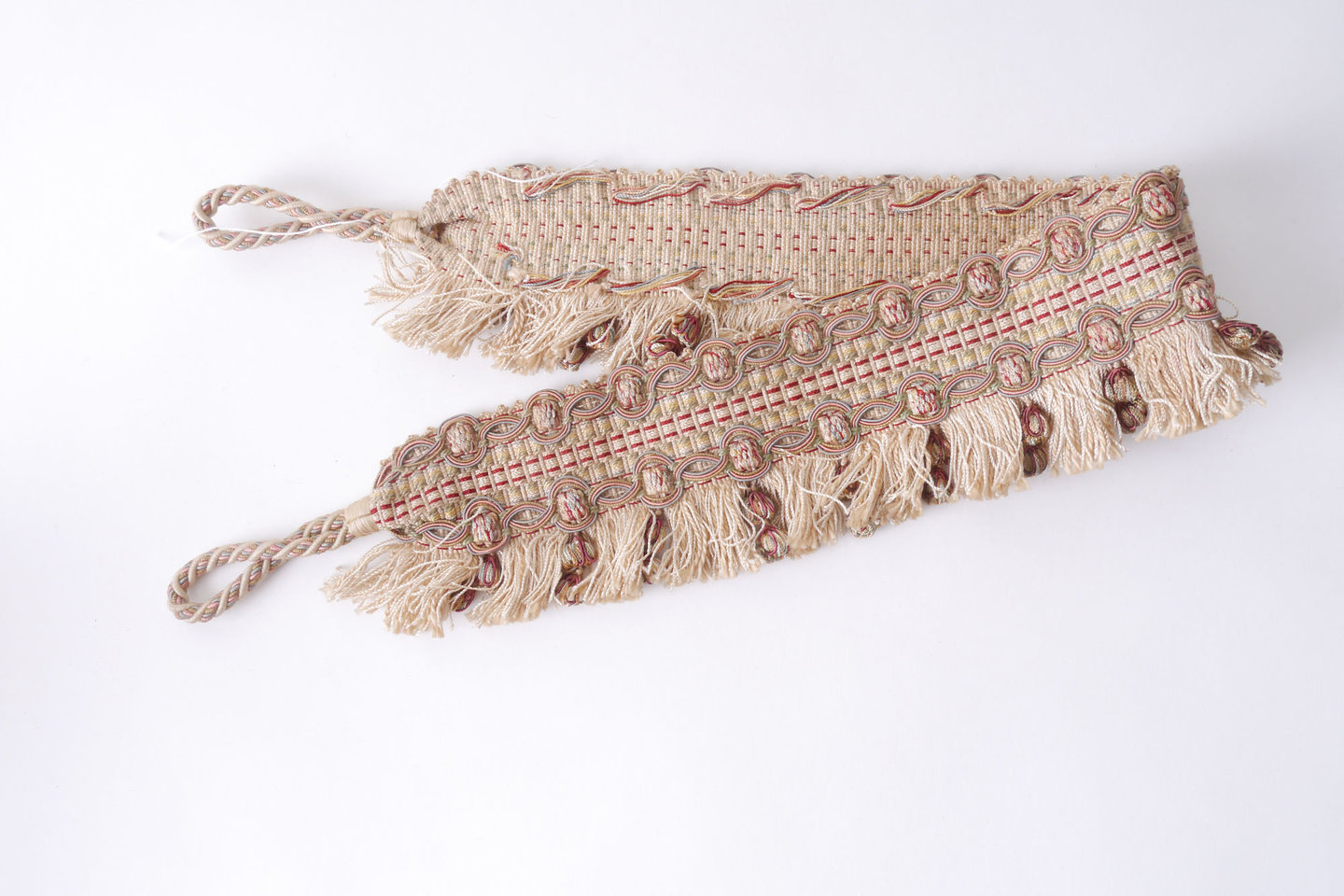 Vlakke embrasse om gordijn open te houden