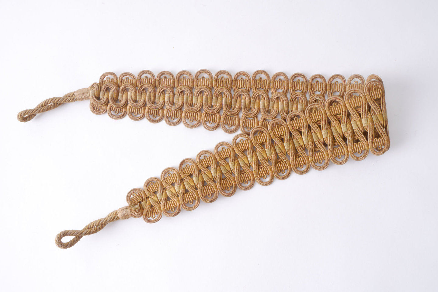 Vlakke embrasse om gordijn open te houden