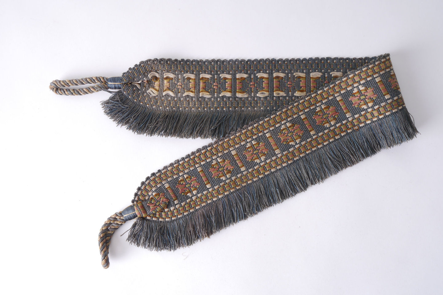 Vlakke embrasse om gordijn open te houden