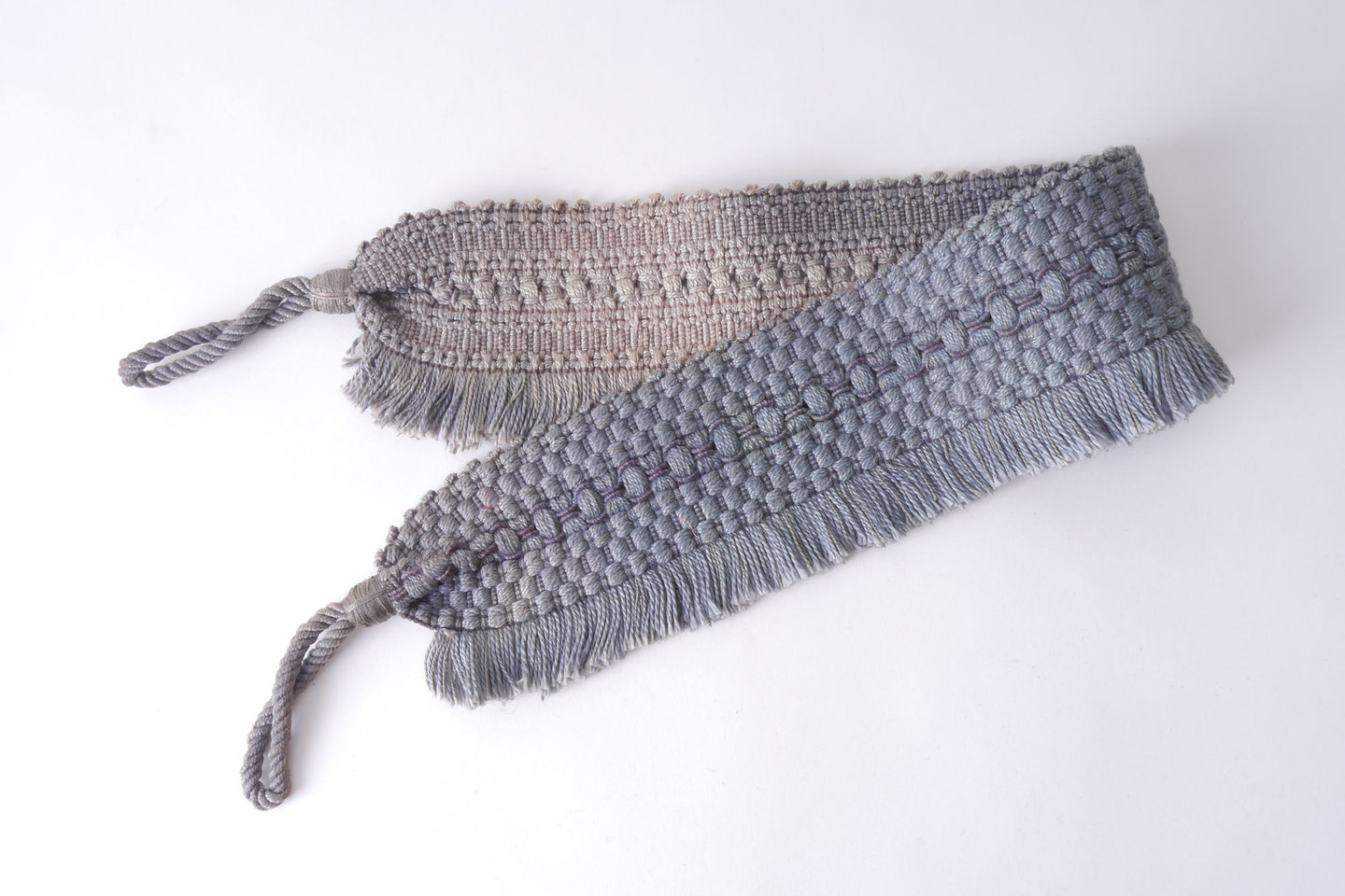 Vlakke embrasse om gordijn open te houden