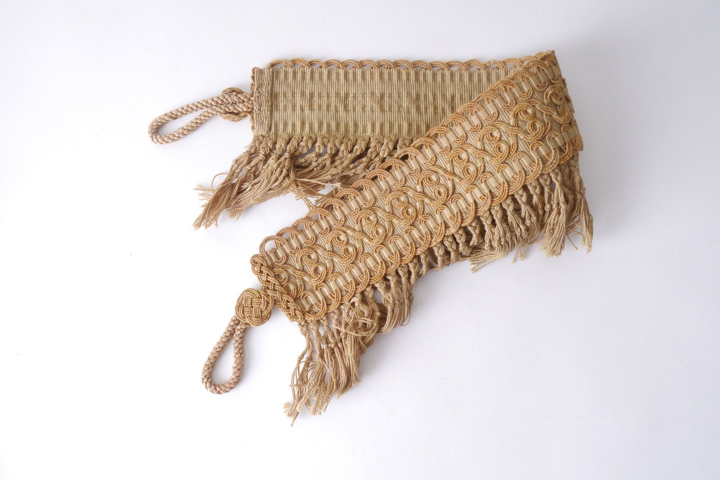 Vlakke embrasse om gordijn open te houden