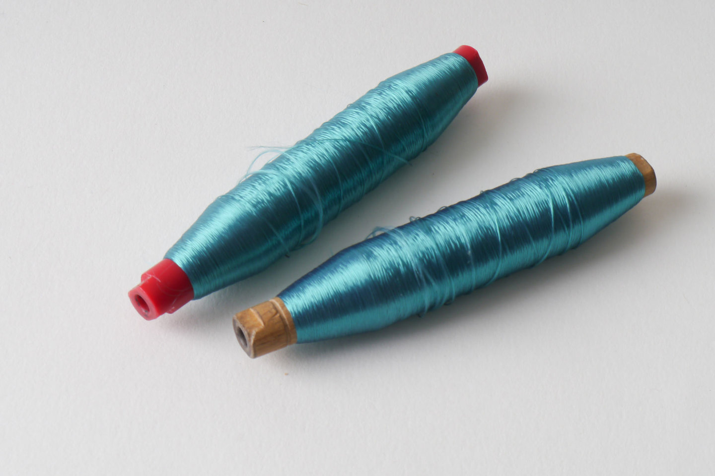 Spoel met inslaggaren voor passement