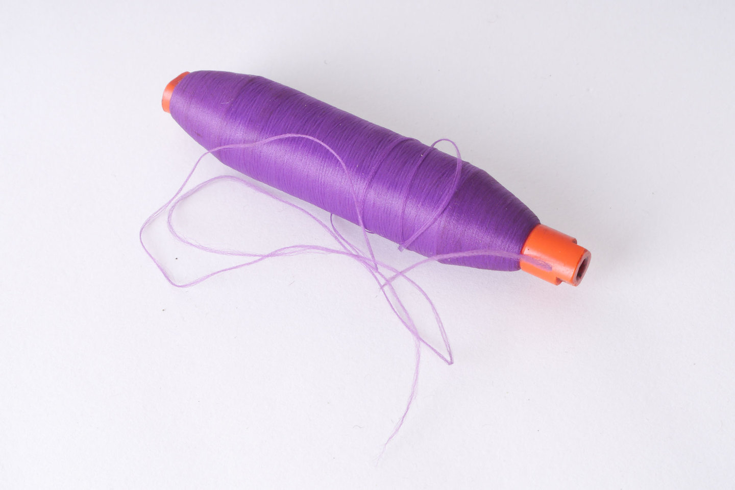 Spoel met inslaggaren voor passement