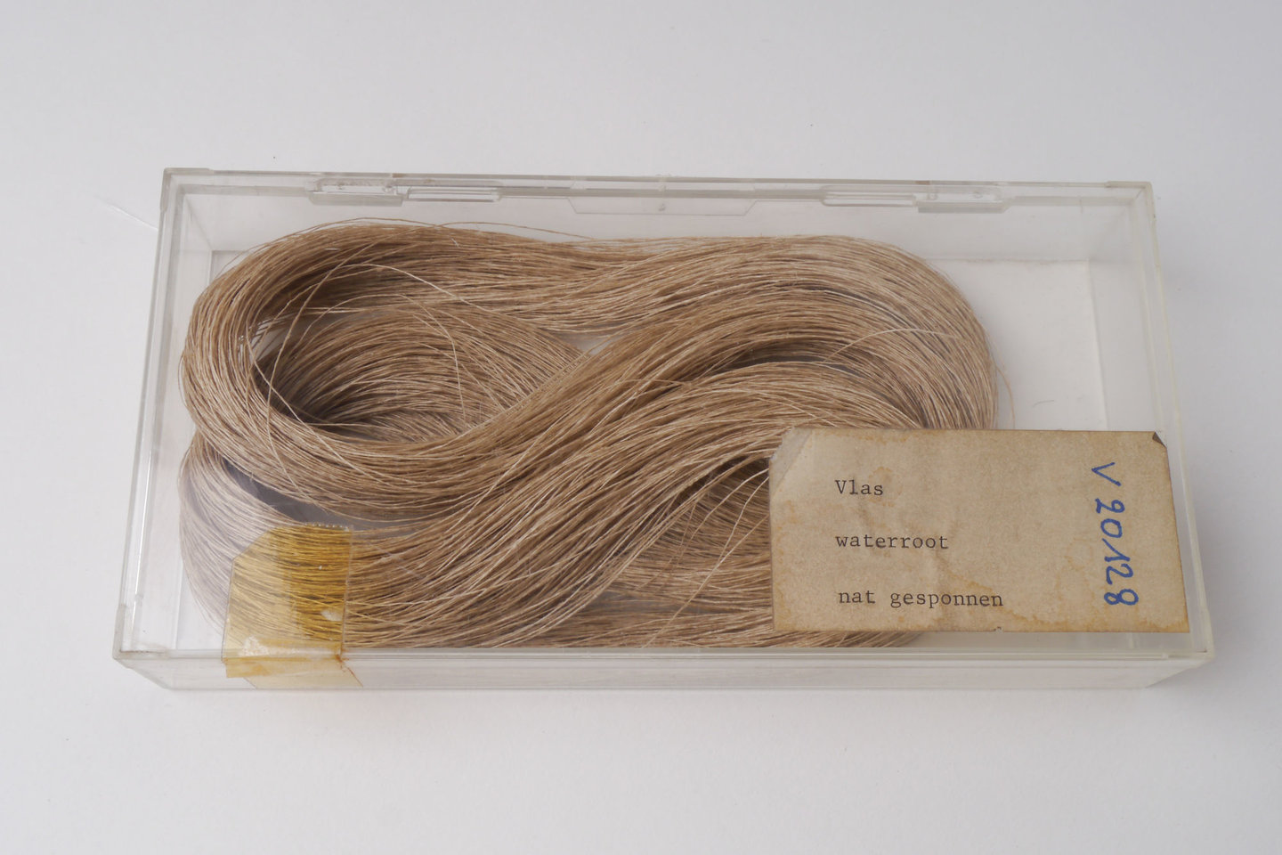 Staal van nat gesponnen vlas (waterroot)