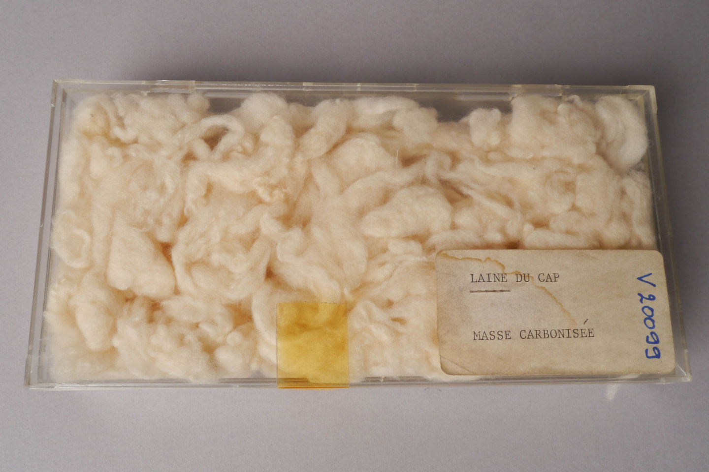 Staal van gecarboniseerde wol