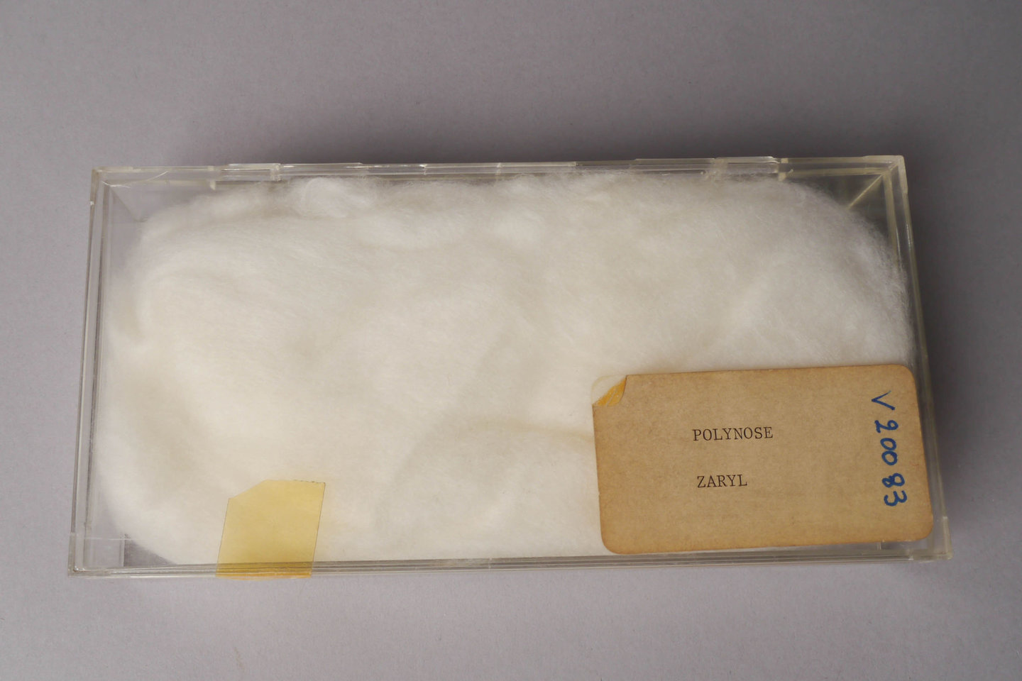 Staal van kunstzijde of polynose van het merk Zaryl