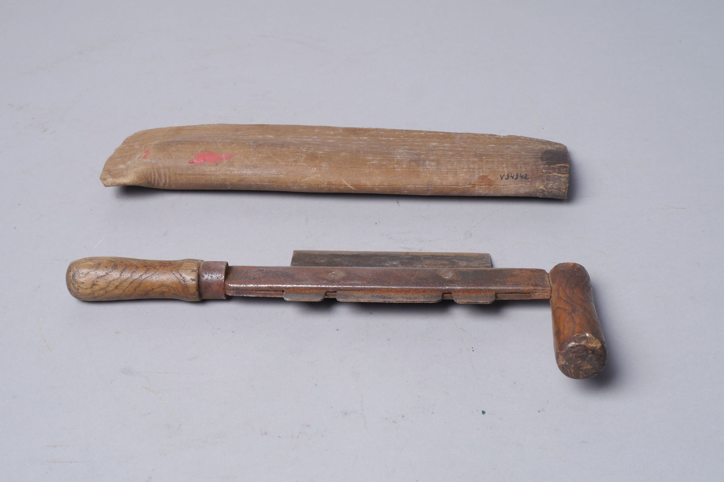 Schaaf/schraapmes gebruikt voor lederbewerking