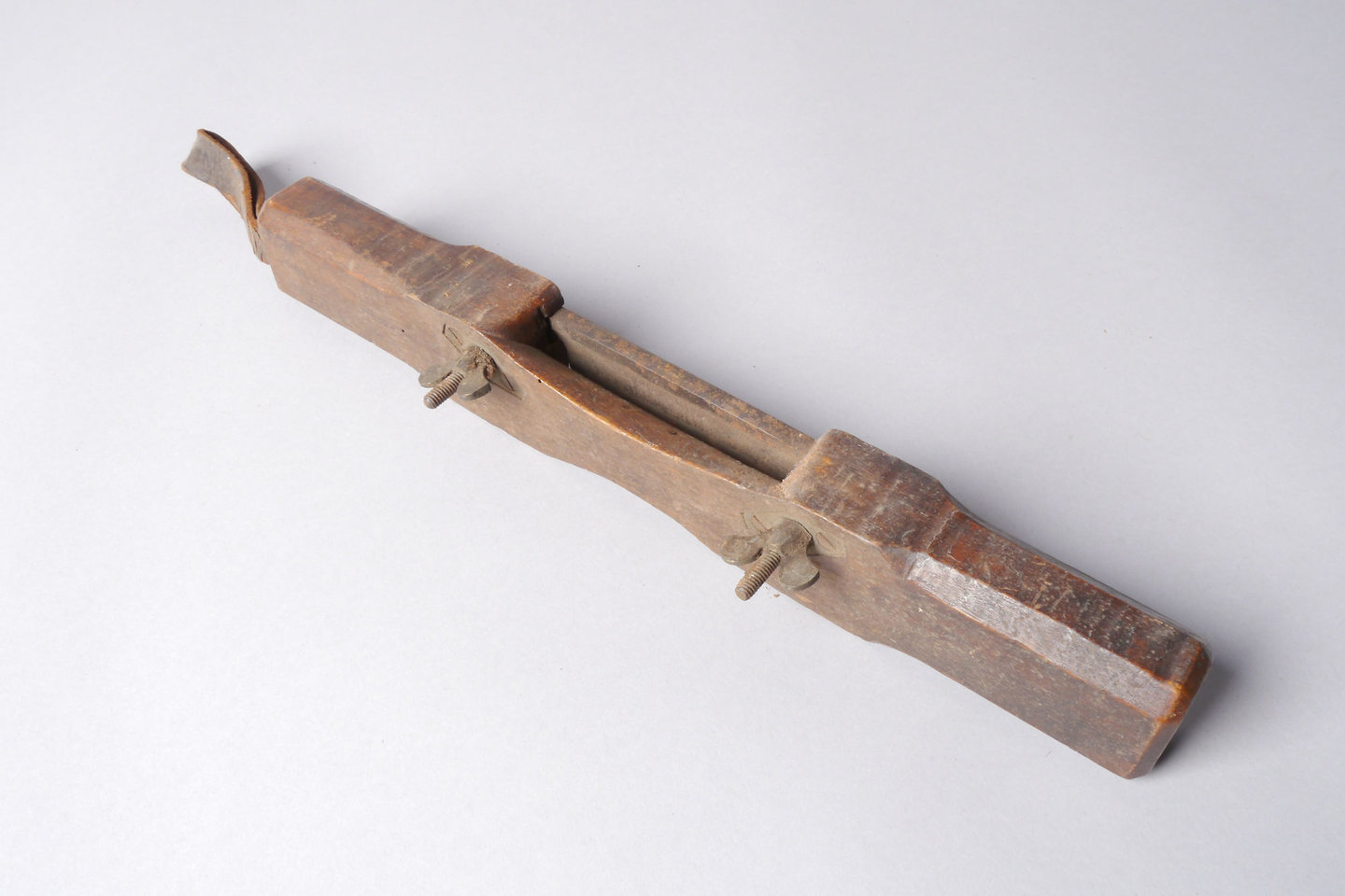 Spaakschaaf gebruikt voor lederbewerking