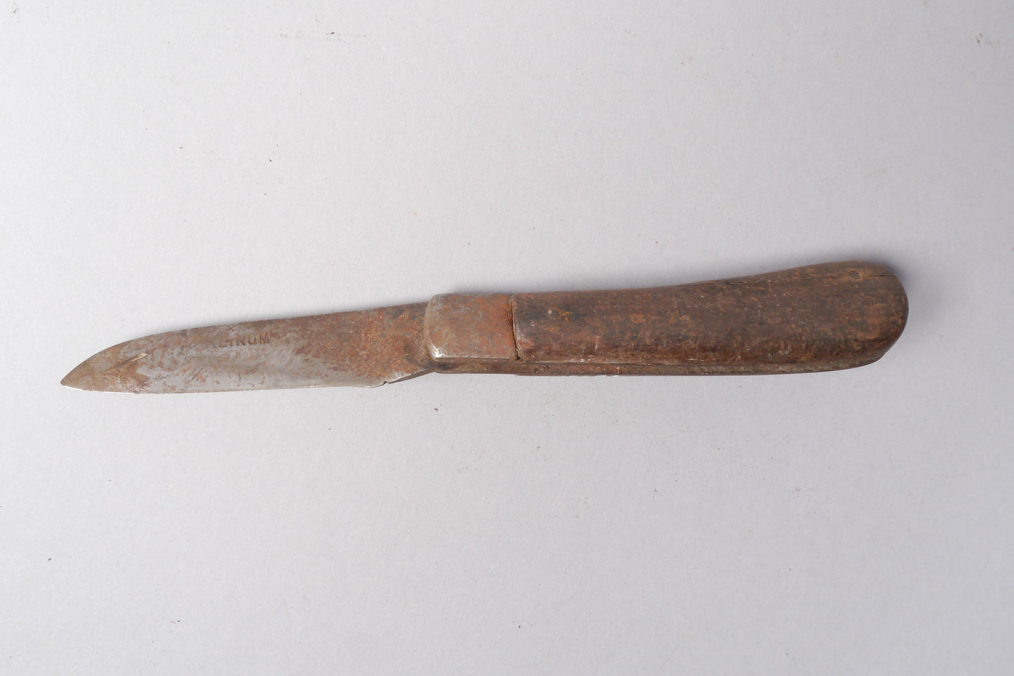 Zakmes gebruikt voor lederbewerking