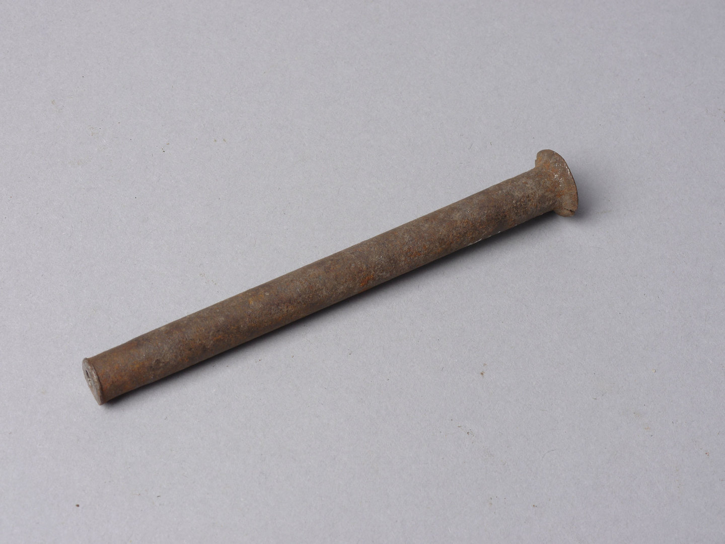 Holle doorslag voor lederbewerking