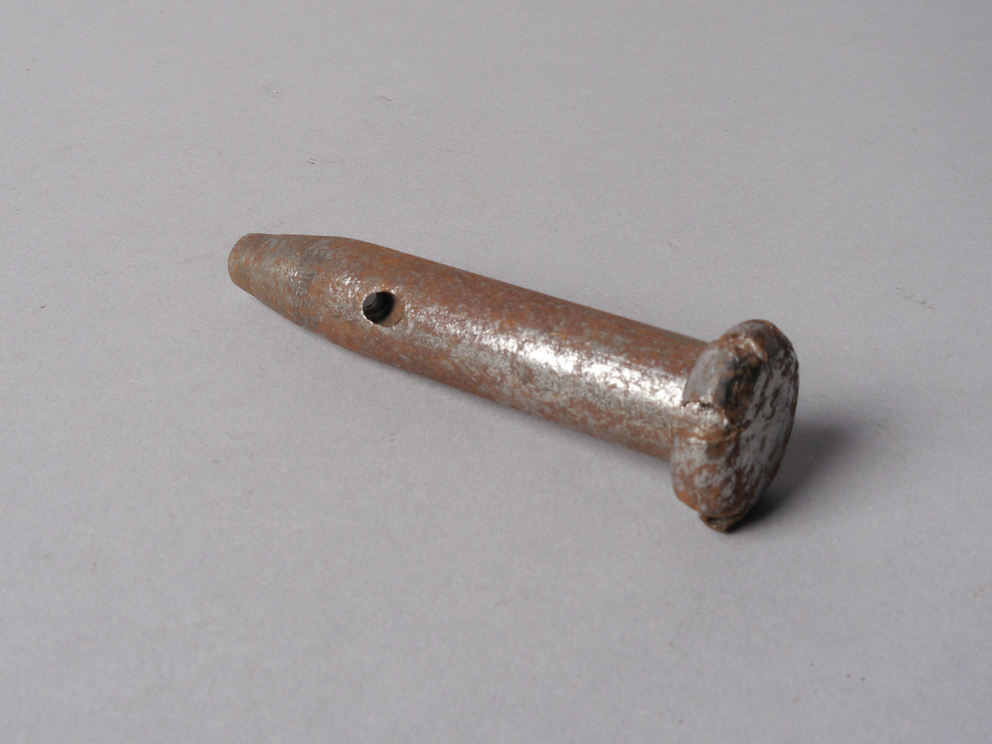 Holle doorslag voor lederbewerking