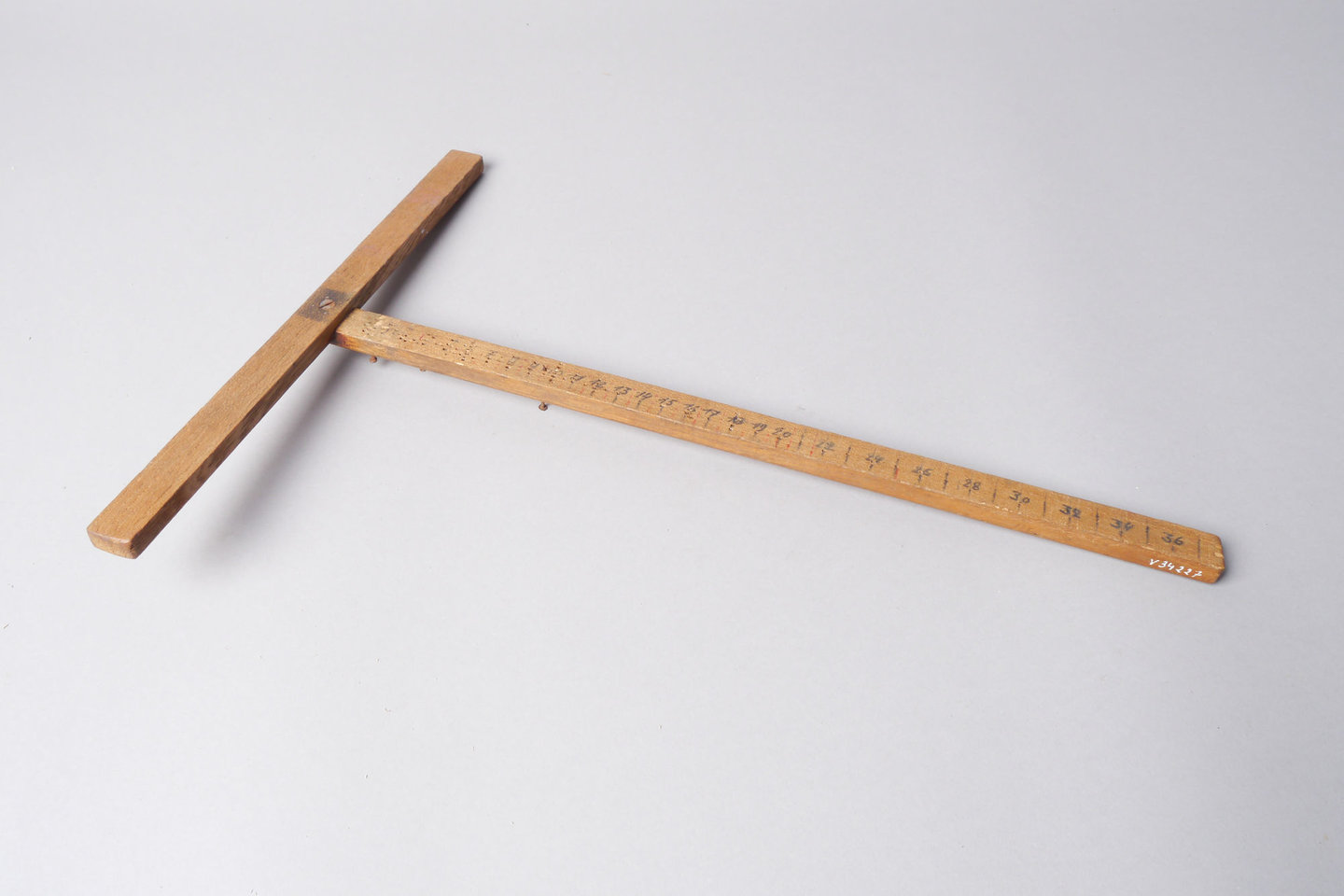 Winkelhaak gebruikt voor lederbewerking