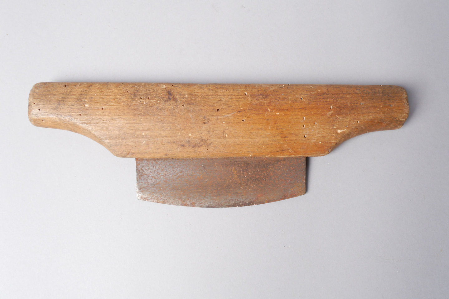 Uitzetmes voor lederbewerking