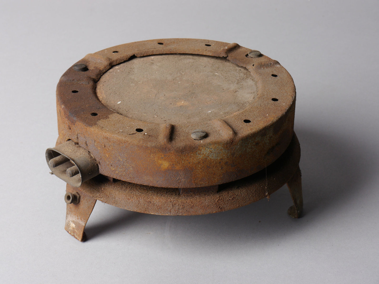 Elektrisch verwarmingstoestel gebruikt voor lederbewerking