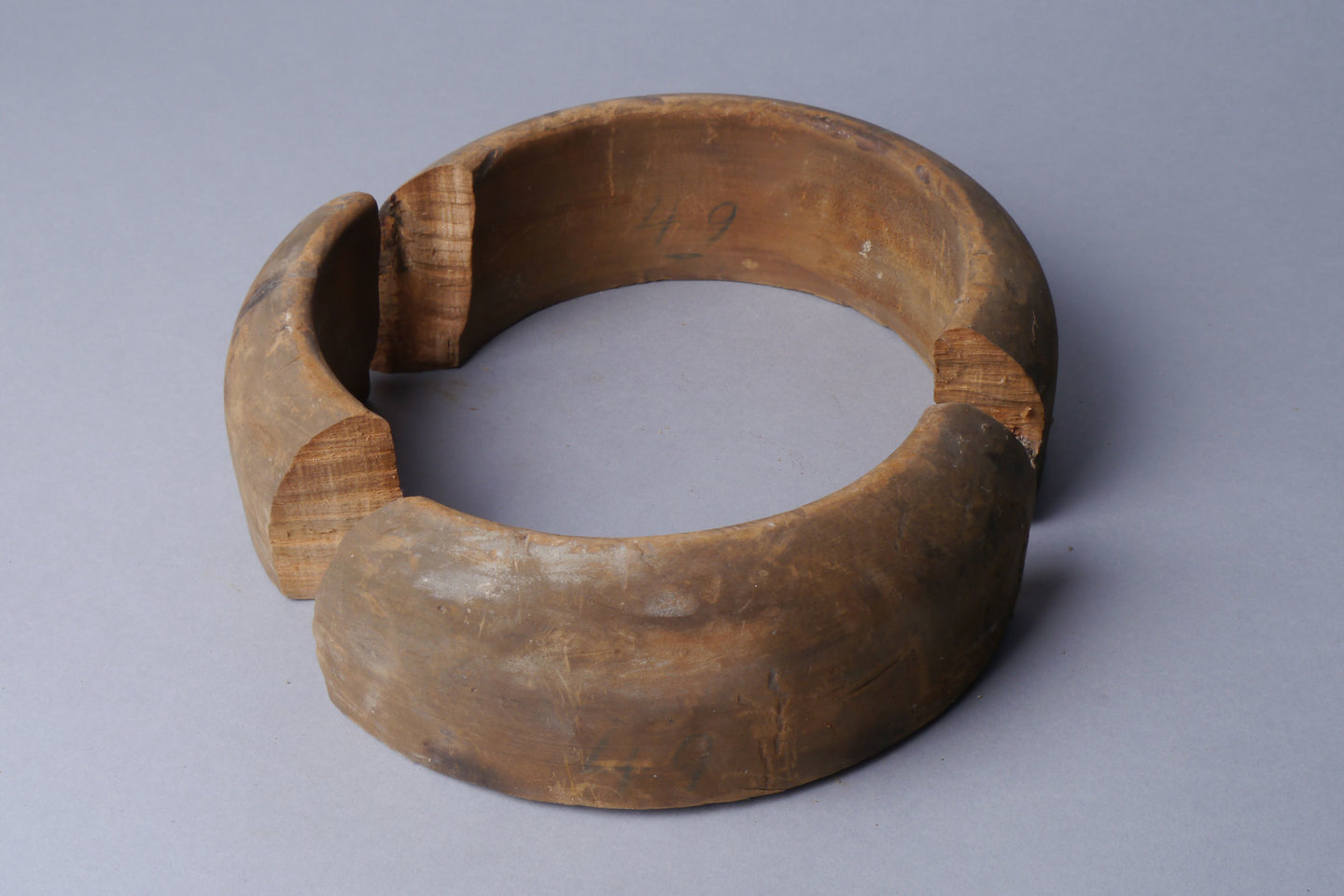 Houten mal of vorm voor hoedenrand