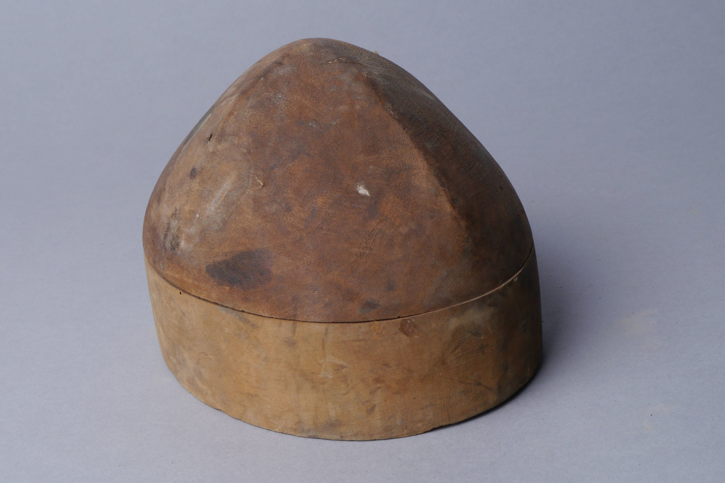 Houten mal of vorm voor hoeden