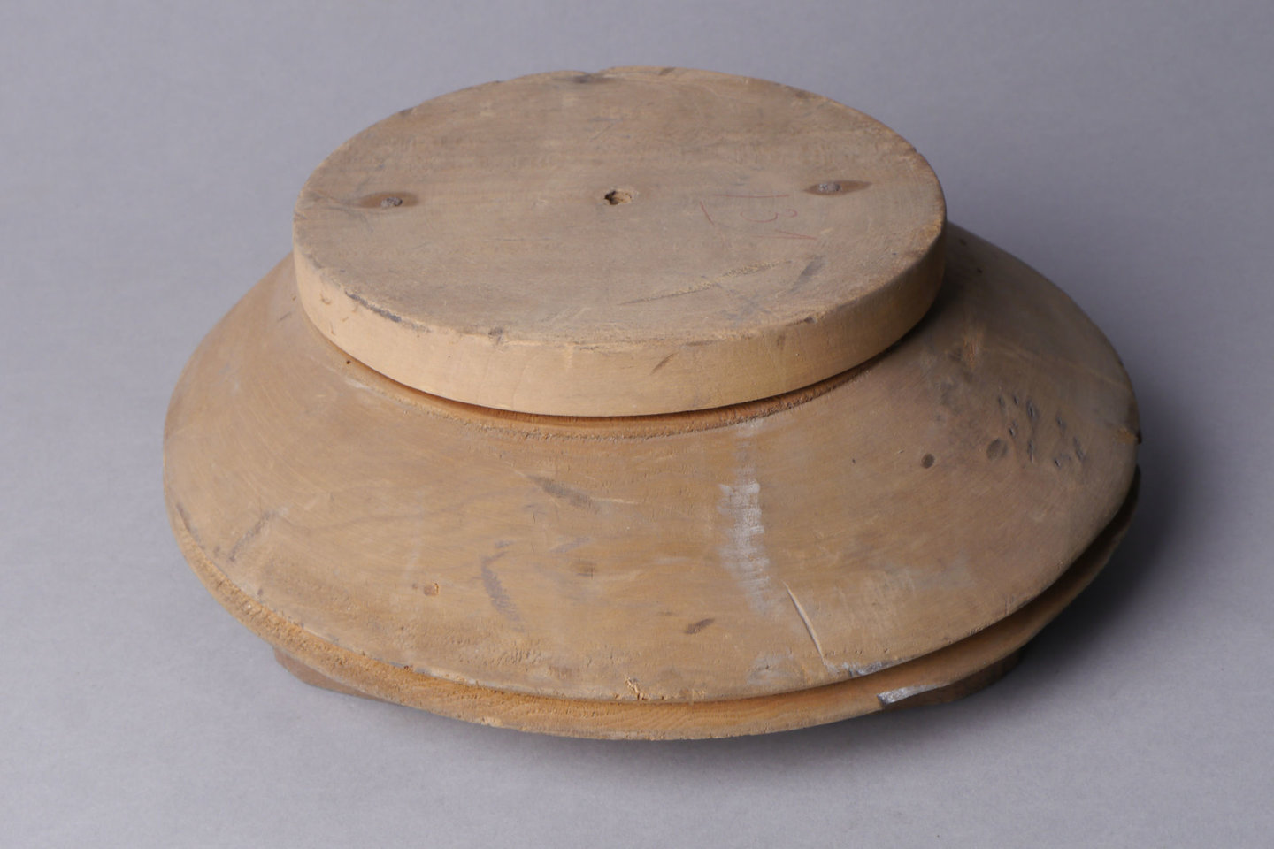 Houten mal of vorm voor hoedenrand