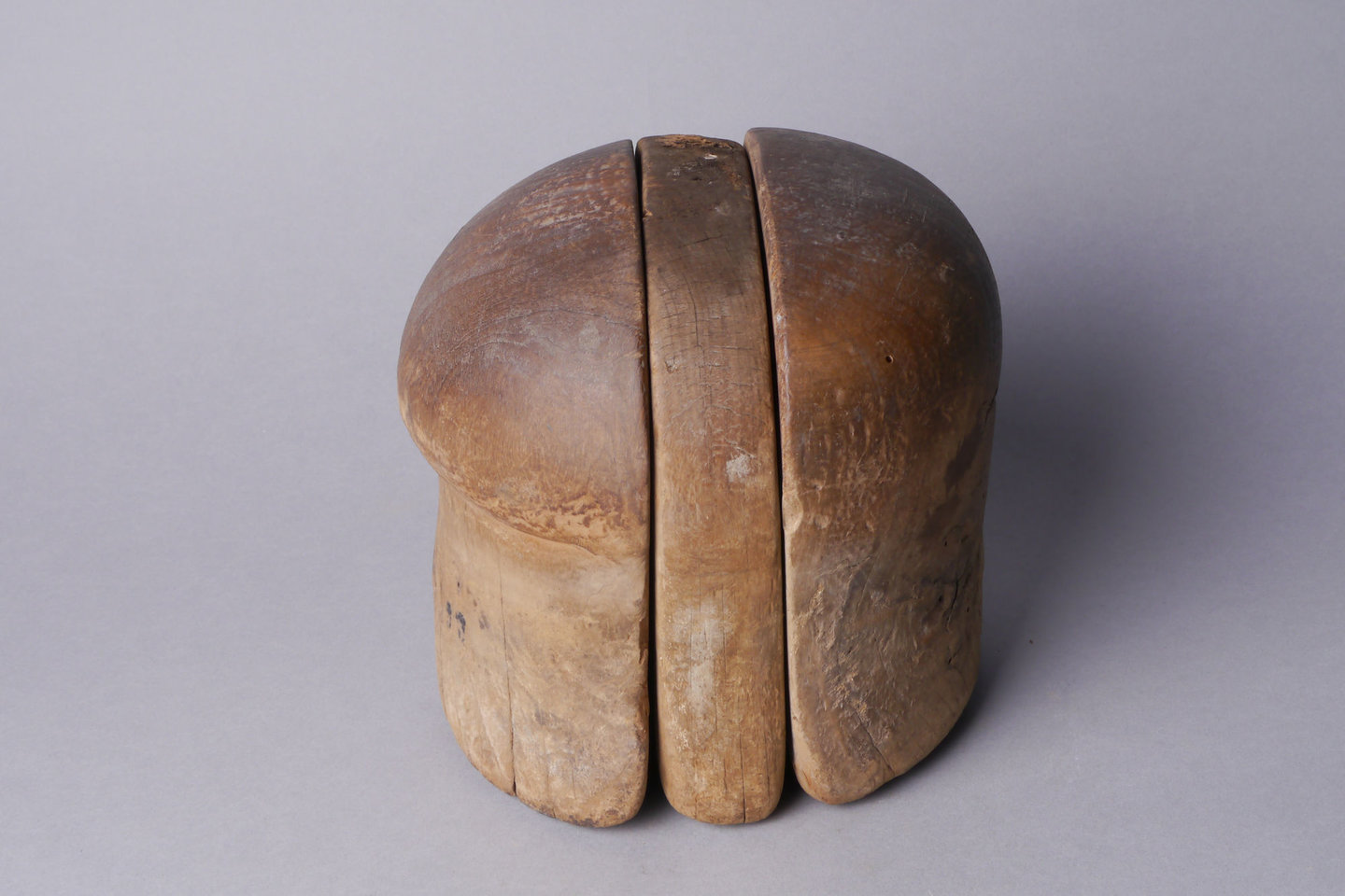 Houten mal of vorm voor hoeden