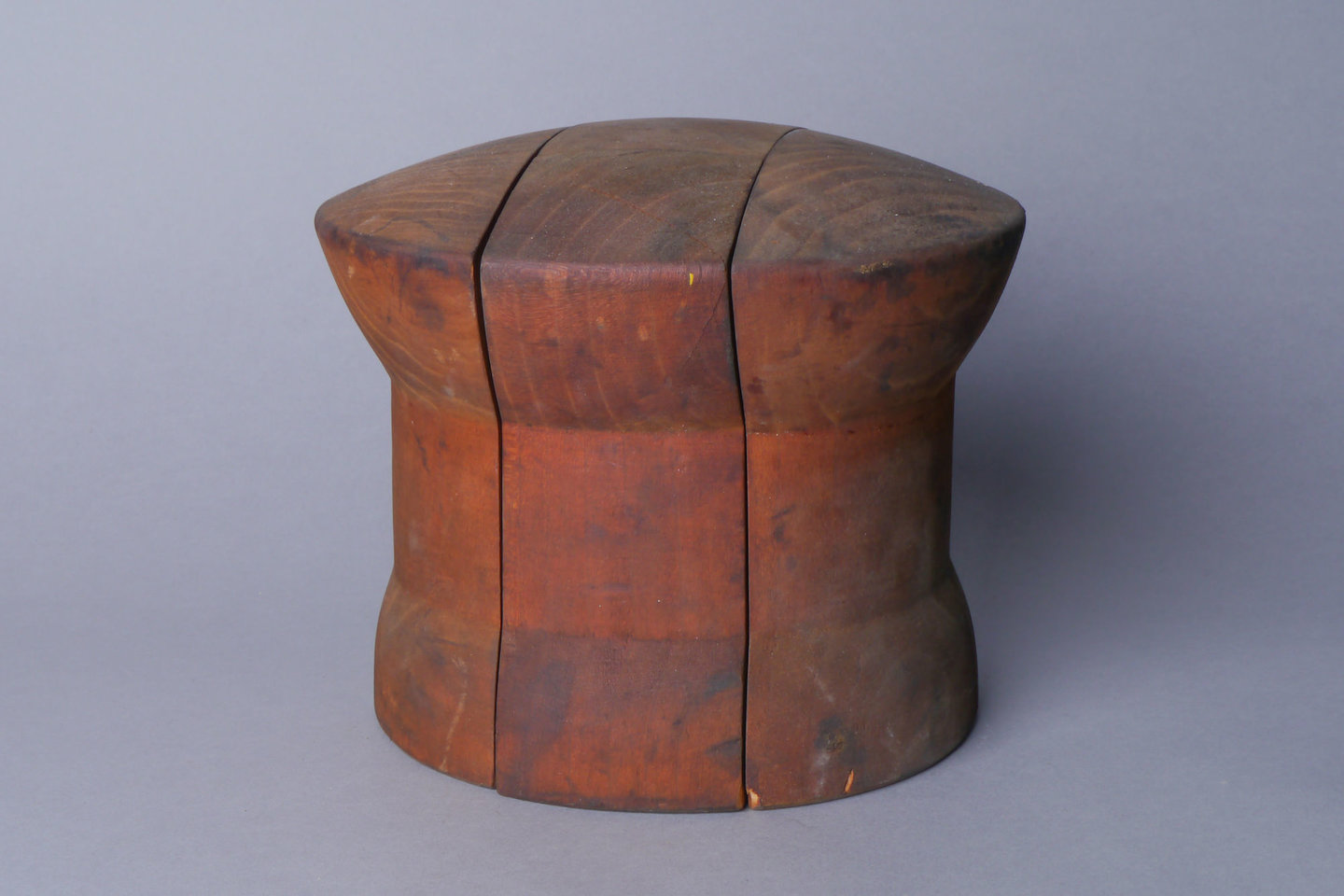 Houten mal of vorm voor hoeden