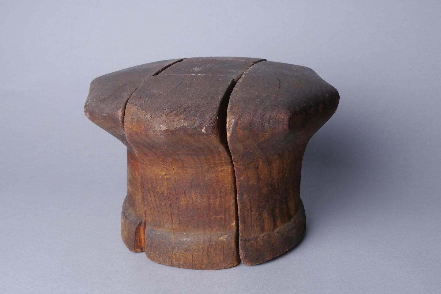 Houten mal of vorm voor hoeden