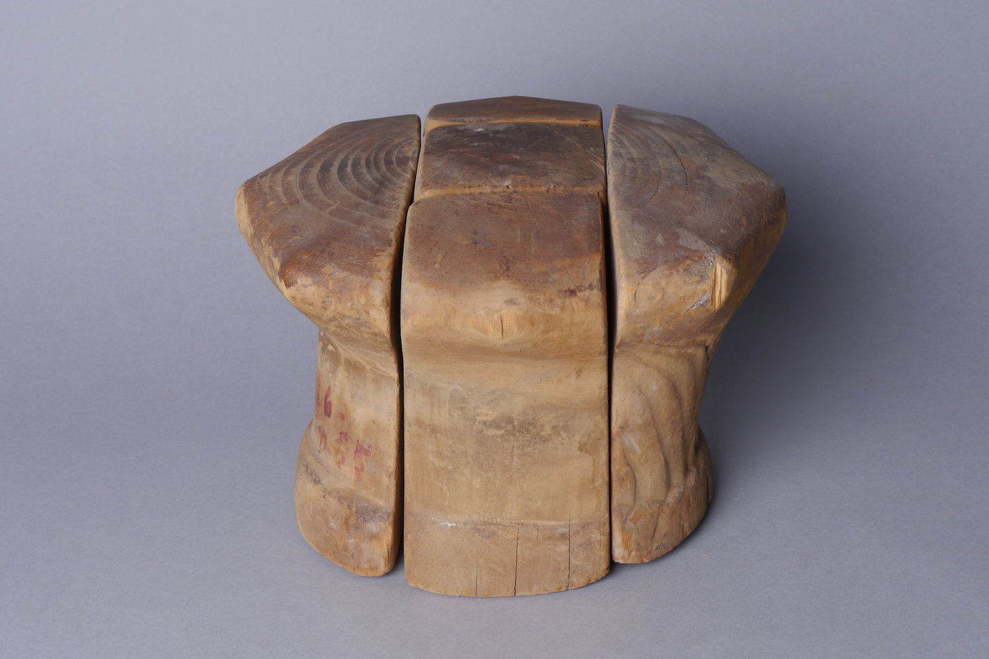 Houten mal of vorm voor hoeden