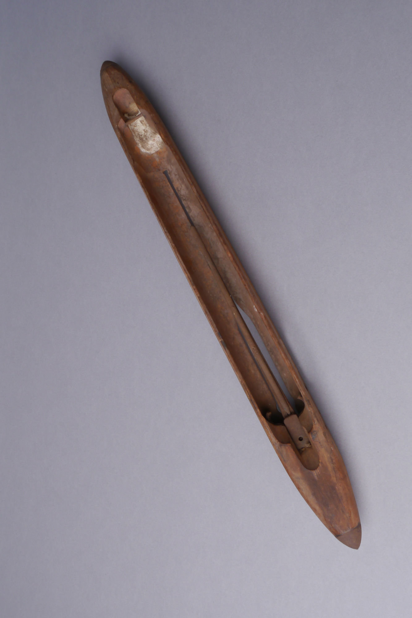 Schietspoel voor een halfautomatisch weefgetouw