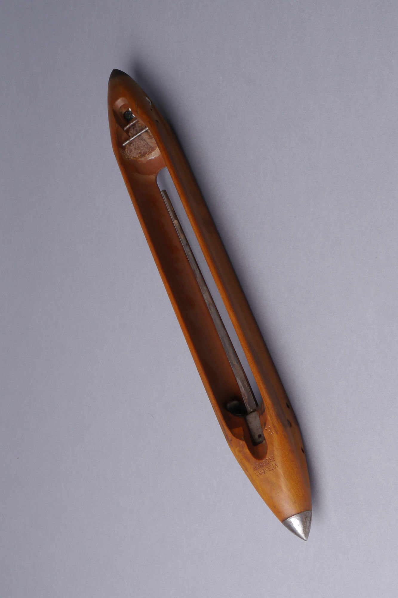 Schietspoel voor een halfautomatisch weefgetouw van het merk Verbeke