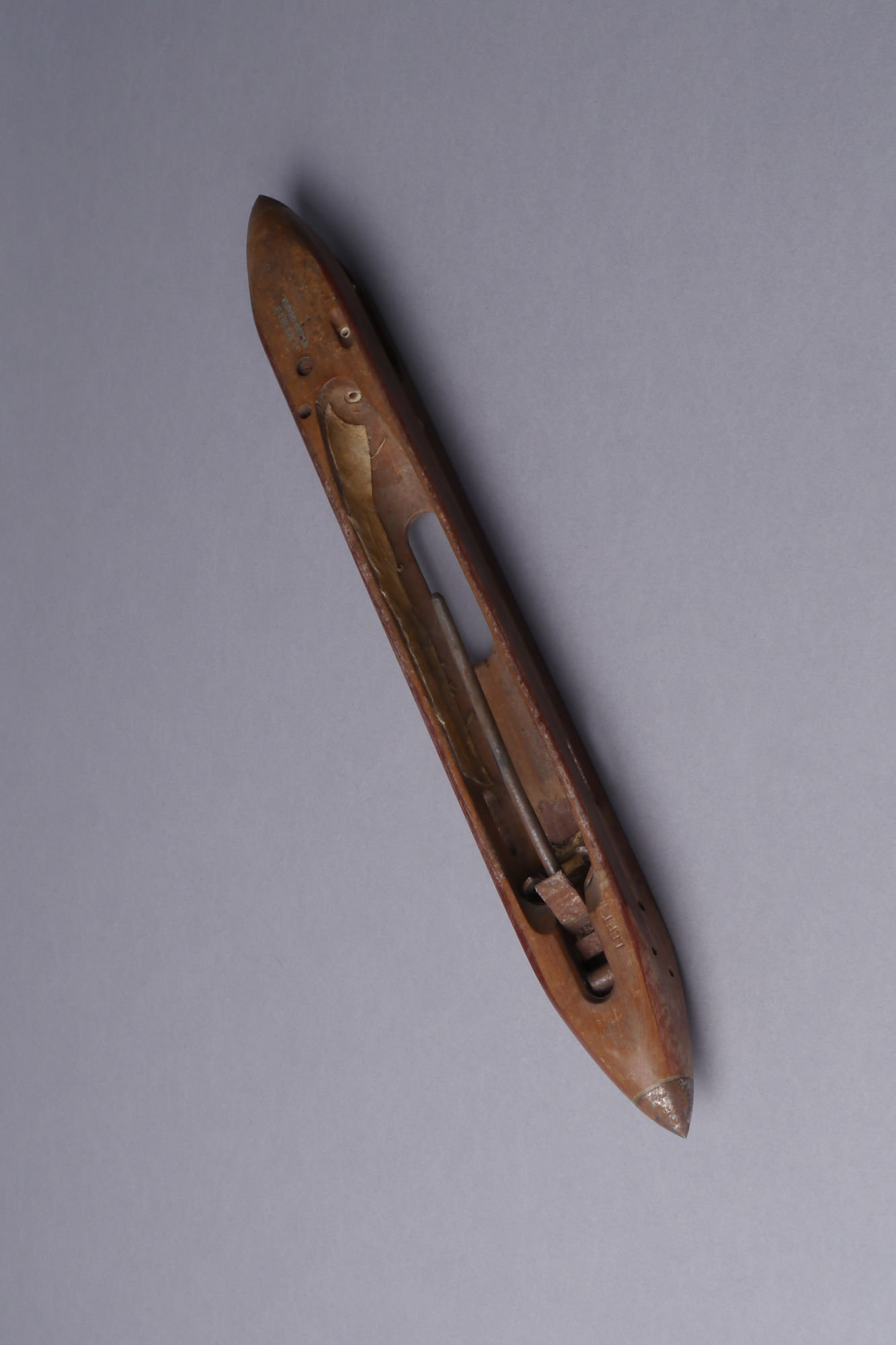 Schietspoel voor een halfautomatisch weefgetouw van het merk Vermeulen