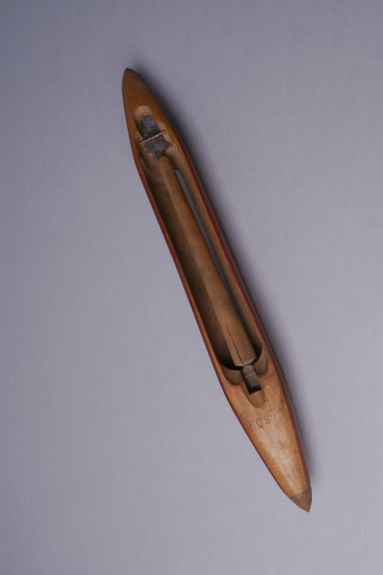 Schietspoel voor een halfautomatisch weefgetouw