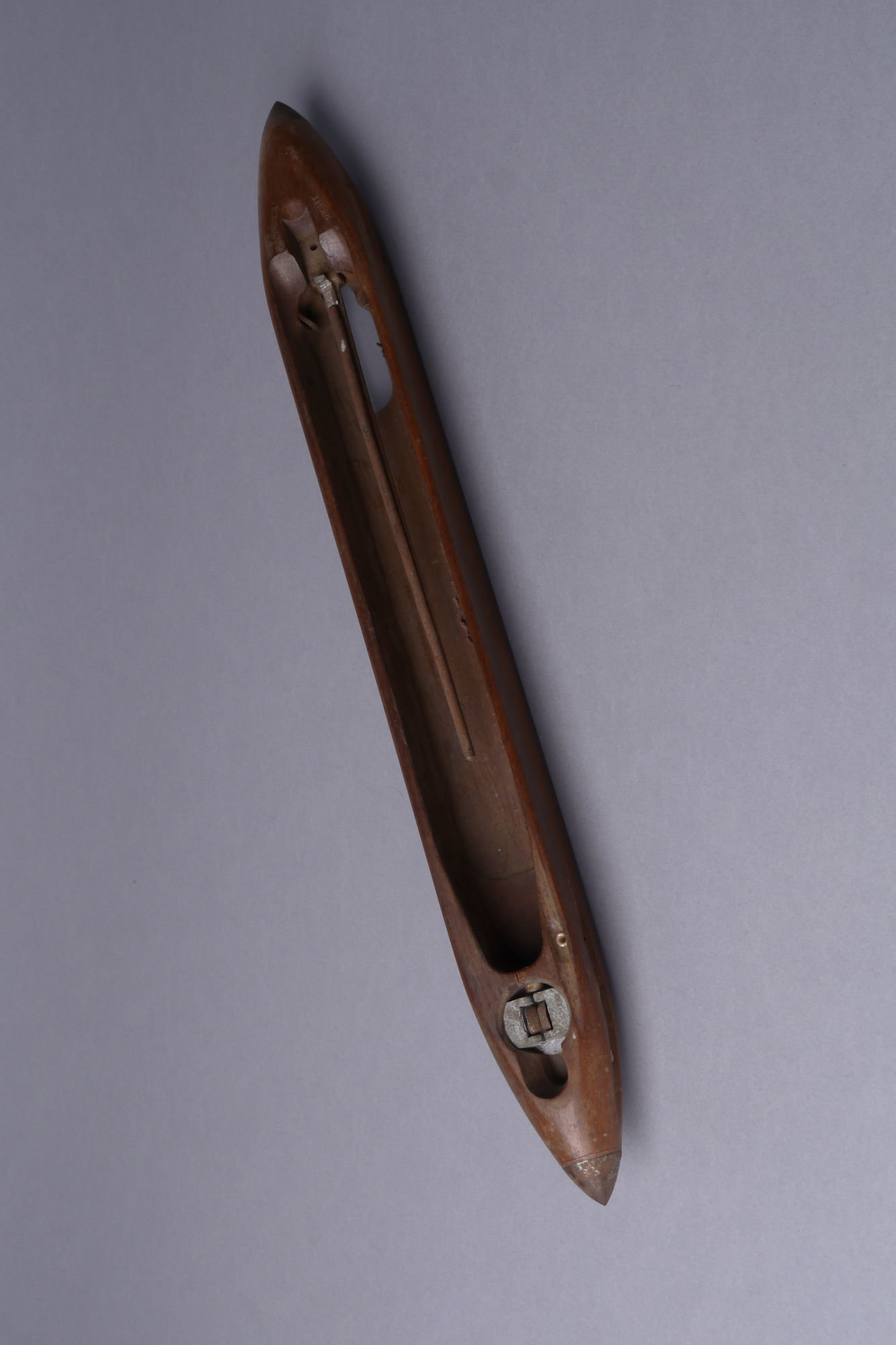 Schietspoel voor een halfautomatisch weefgetouw van het merk Vermeulen