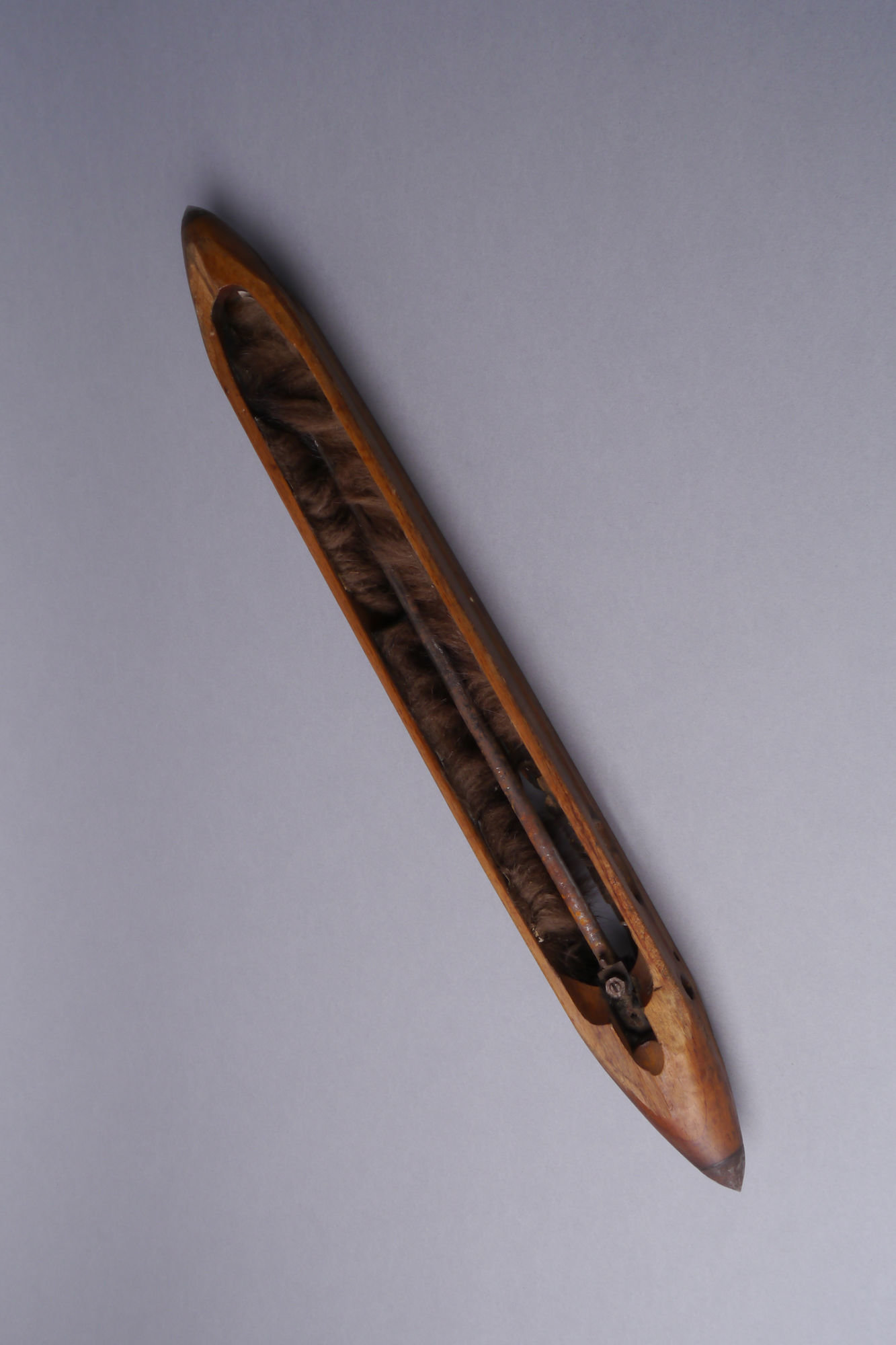 Schietspoel voor een halfautomatisch weefgetouw