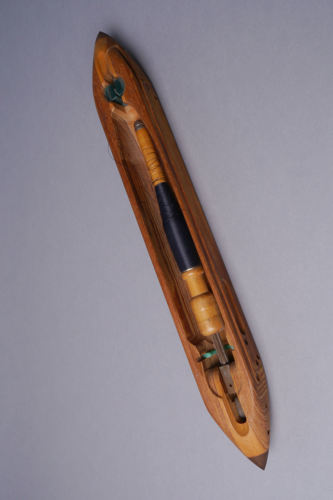 Schietspoel voor een halfautomatisch weefgetouw van het merk Schmeing