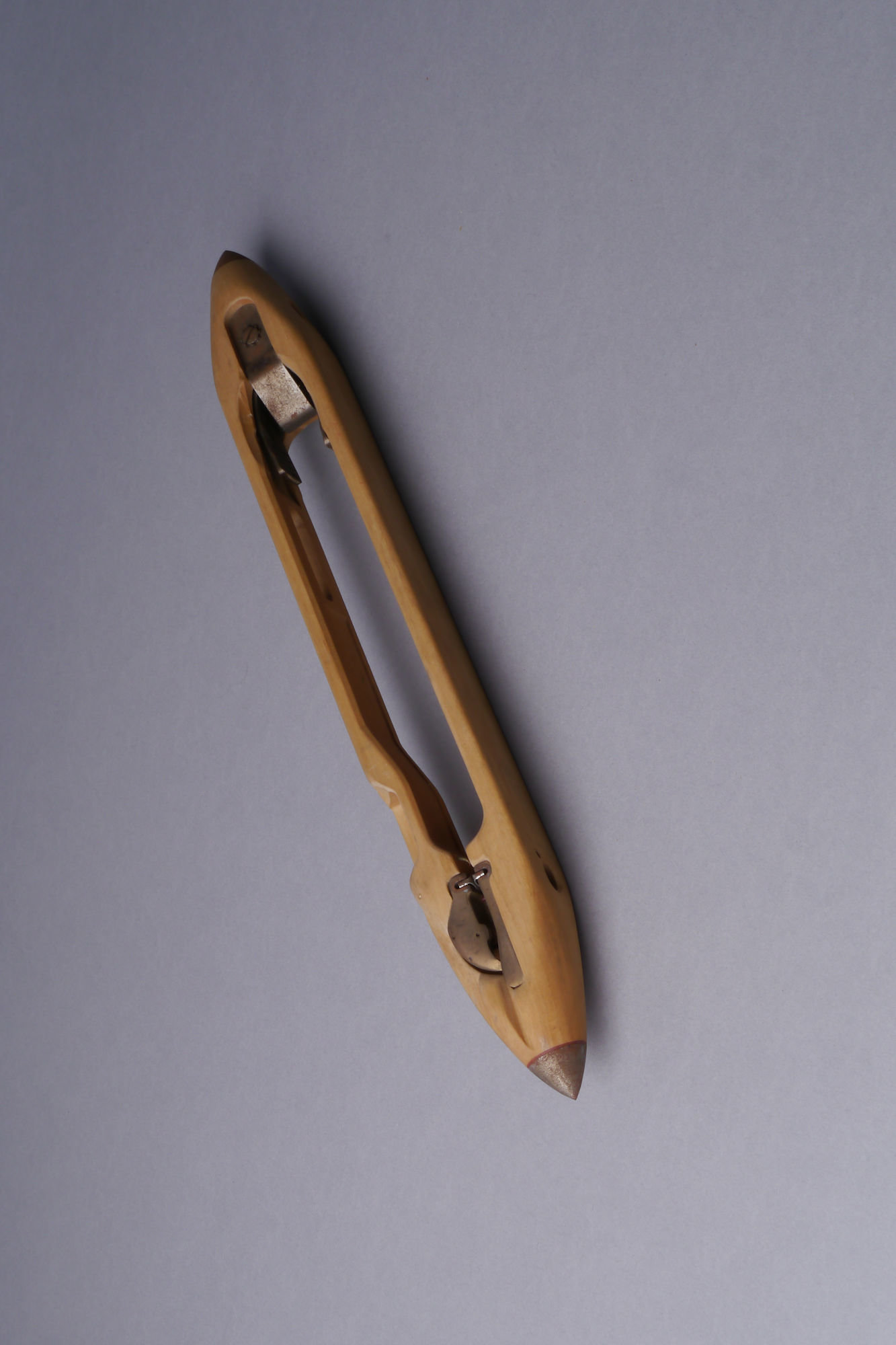 Schietspoel voor een volautomatisch weefgetouw van het merk Schmeing