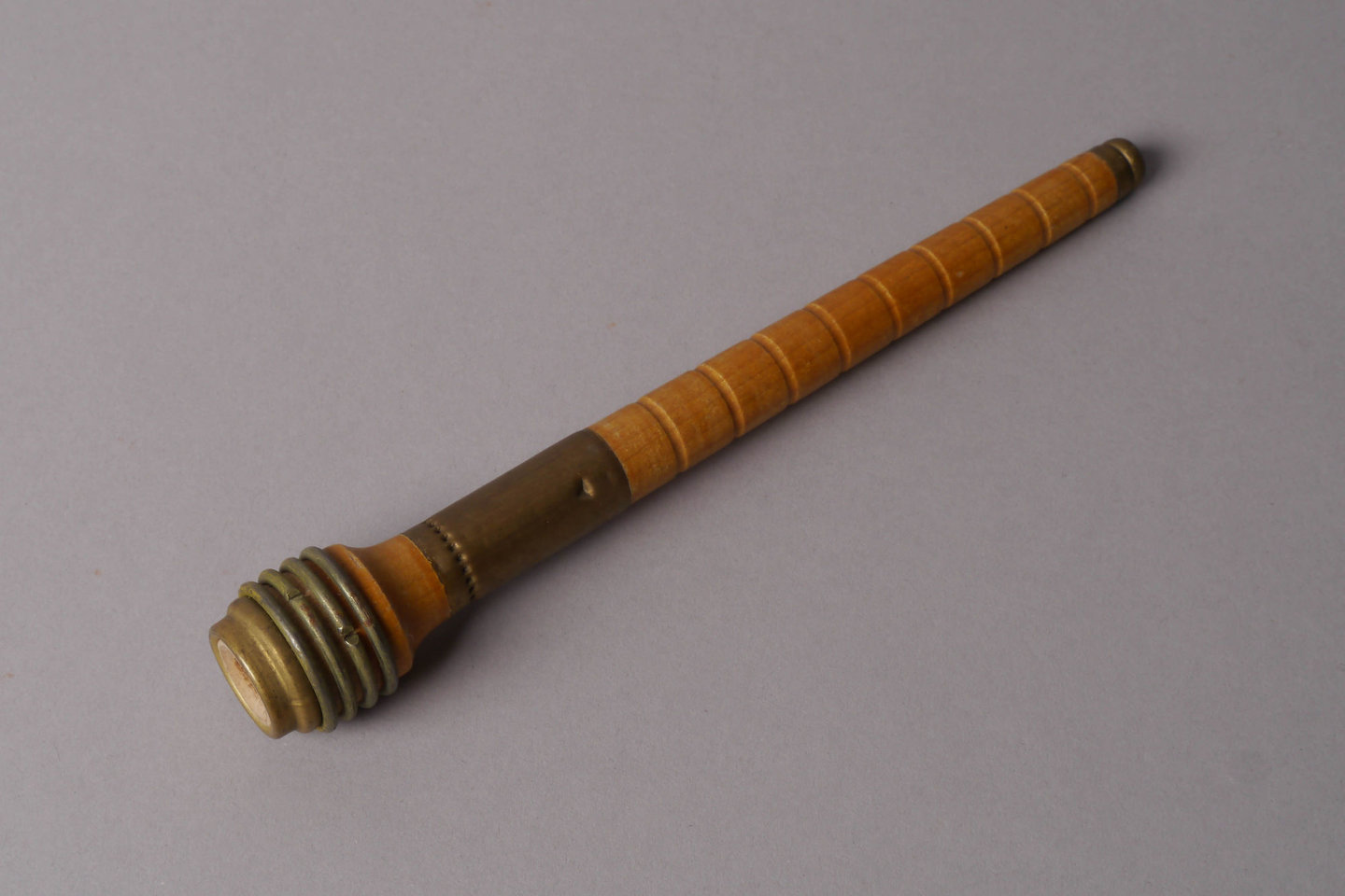 Inslagspoel voor een volautomatisch weefgetouw