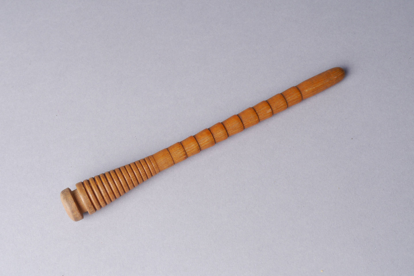 Inslagspoel voor een halfautomatisch weefgetouw