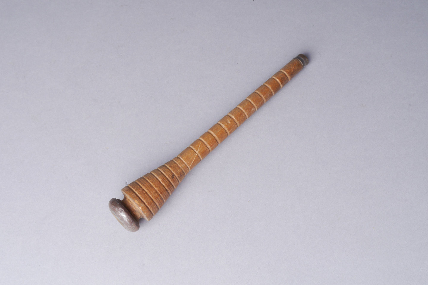 Inslagspoel voor een halfautomatisch weefgetouw